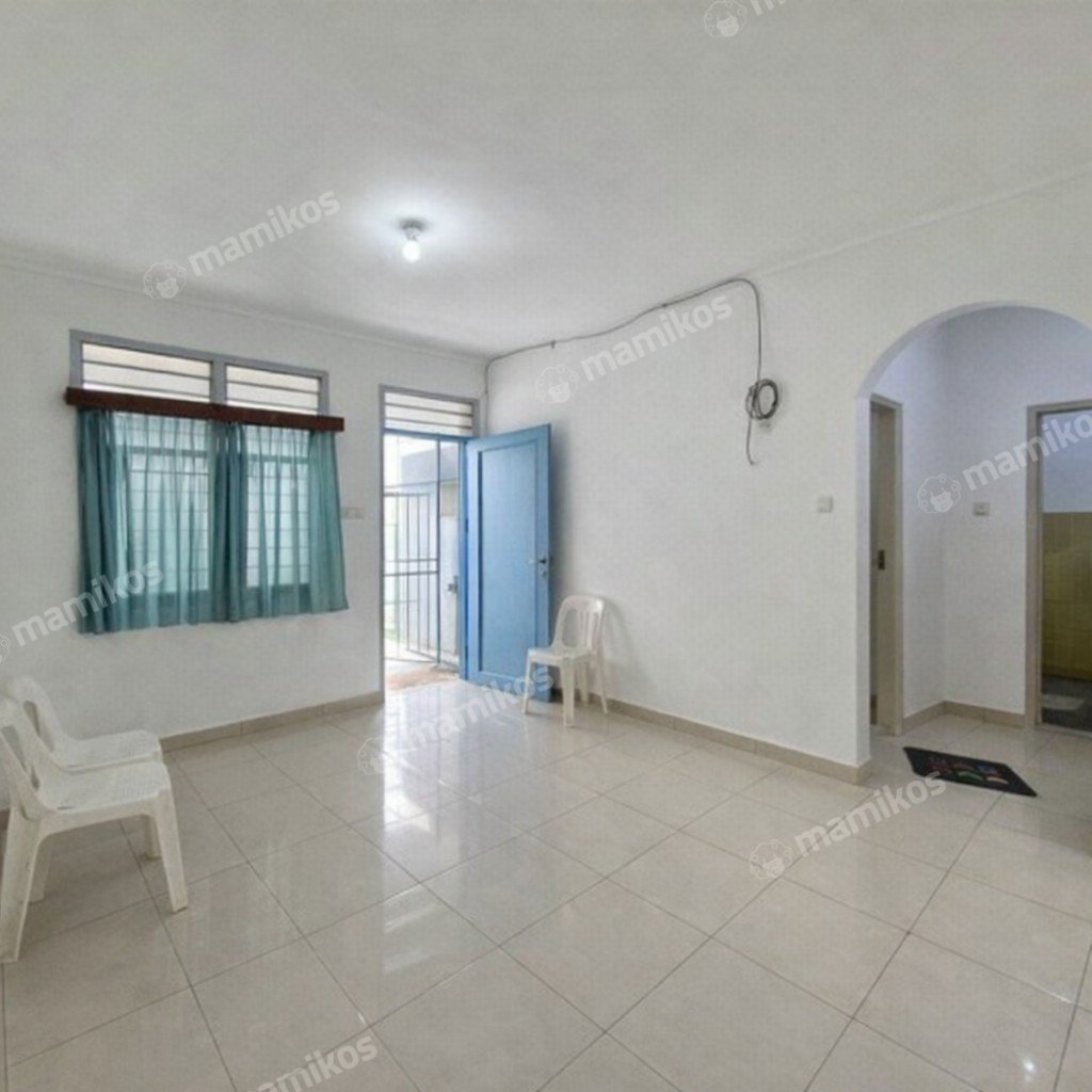 Rumah Sertifikat SHM 3 Kamar Tidur 2 Kamar Mandi Taman Kota Jakarta Barat - Photo 2