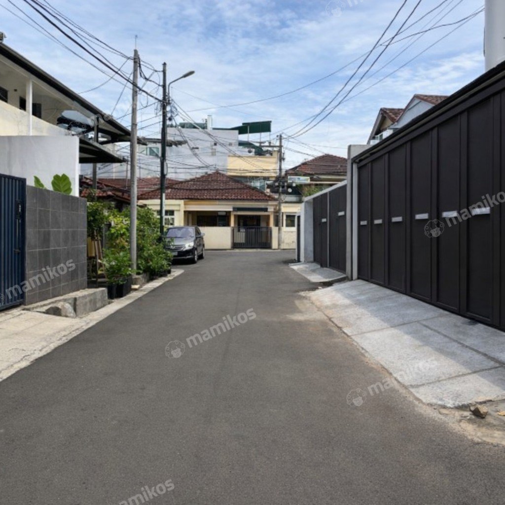 Rumah Sertifikat SHM 4 Kamar Tidur 3 Kamar Mandi Sunrise Garden Jakarta Barat - Photo 2