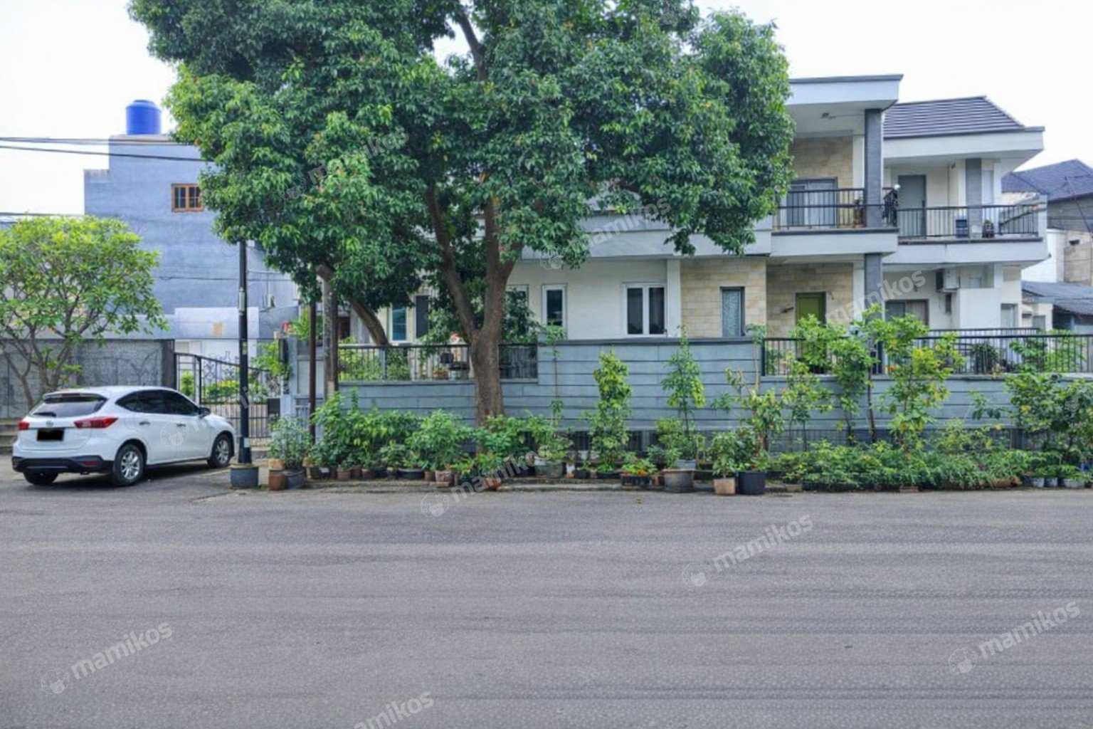 Rumah Sertifikat SHM 5 Kamar Tidur 2 Kamar Mandi Kebon Jeruk Jakarta Barat - Photo 2