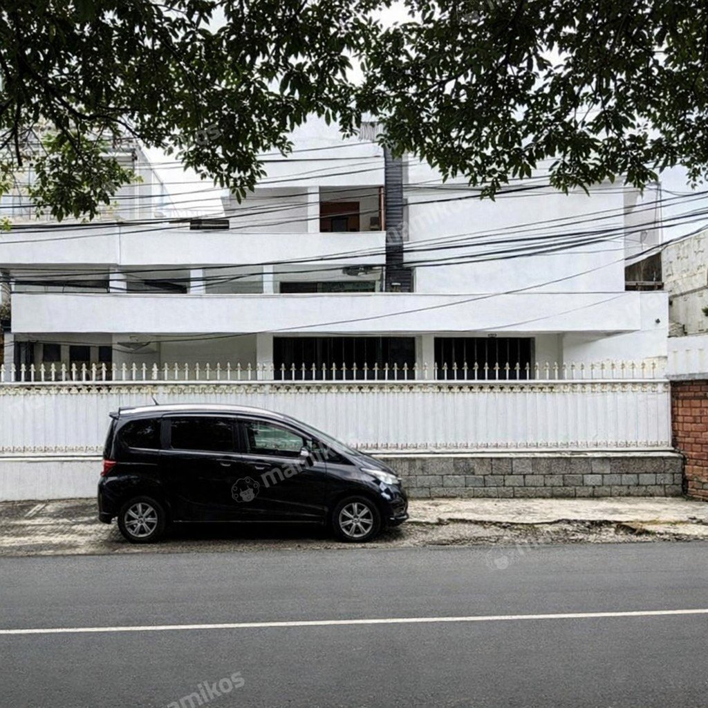 Rumah Sertifikat SHM 4 Kamar Tidur 4 Kamar Mandi Kebayoran Baru Jakarta Selatan - Photo 2
