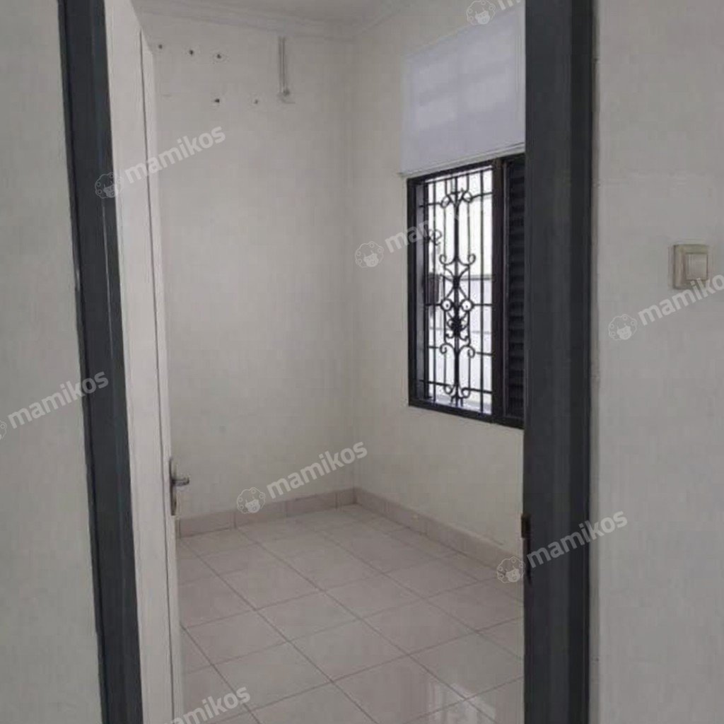 Rumah Sertifikat SHM 2 Kamar Tidur 1 Kamar Mandi Raffles Hills Jakarta Timur - Photo 5