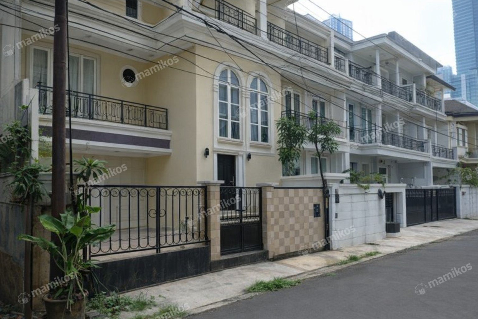 Rumah Sertifikat SHM 3 Kamar Tidur 3 Kamar Mandi Setiabudi Jakarta Selatan - Photo 2