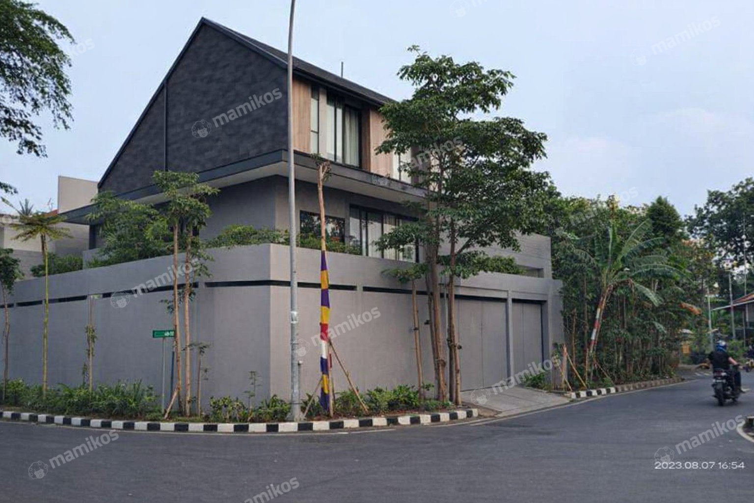 Rumah 4KT 4KM Permata Buana Jakarta Barat