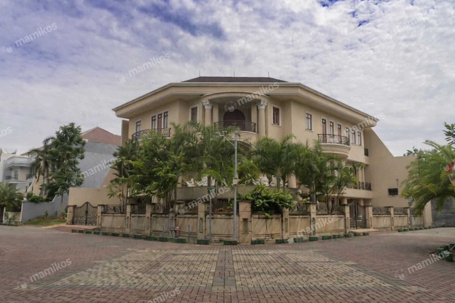 Rumah Sertifikat SHM 5 Kamar Tidur 4 Kamar Mandi Kelapa Gading Jakarta Utara