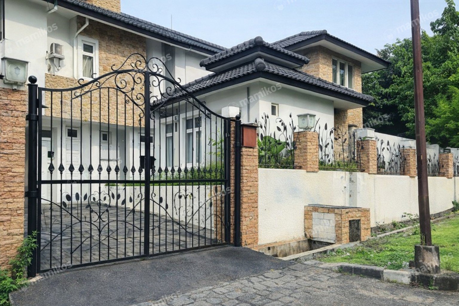 Rumah Sertifikat SHM 4 Kamar Tidur 3 Kamar Mandi Cinere Jakarta Selatan