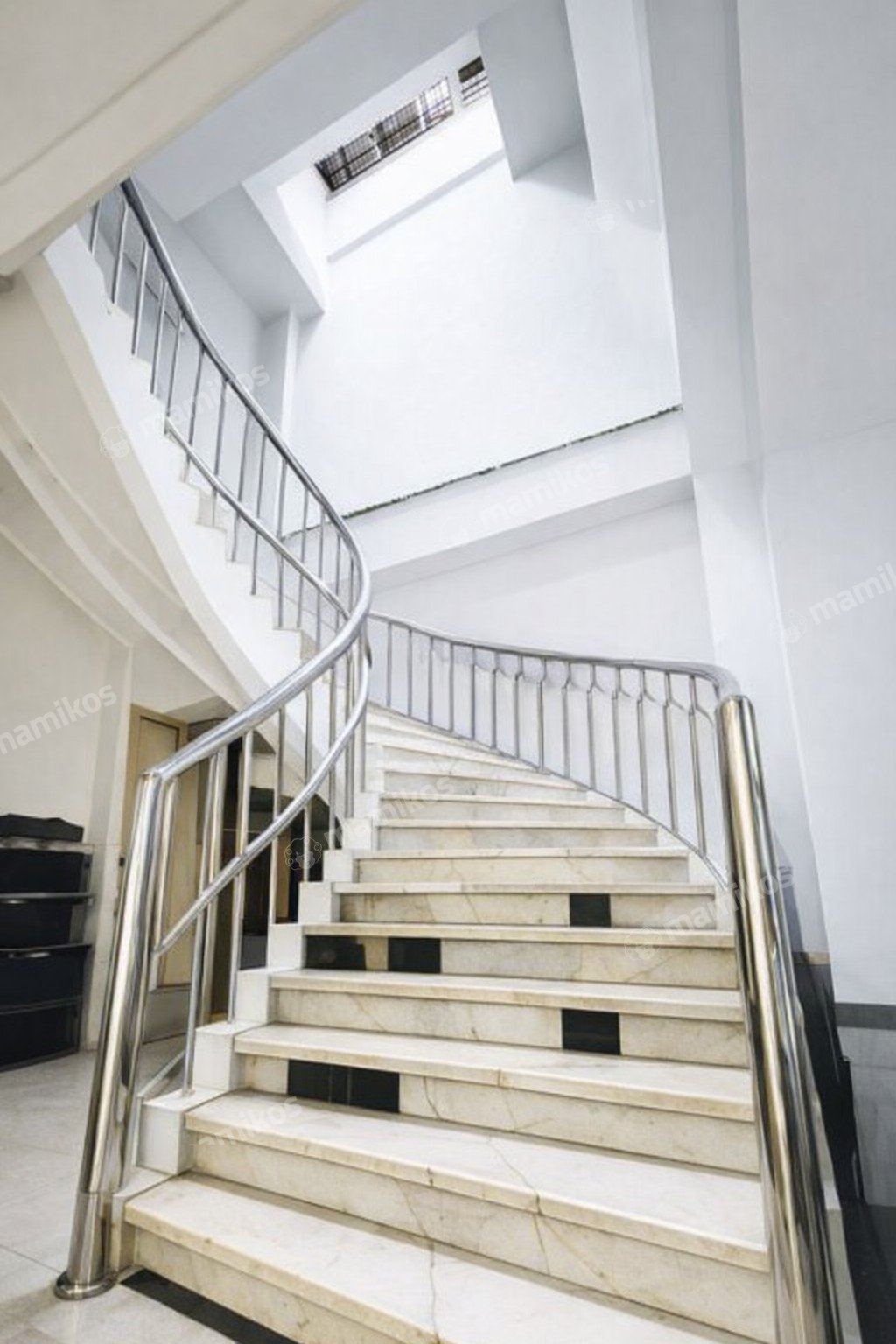 Rumah Sertifikat SHM 5 Kamar Tidur 4 Kamar Mandi Tubagus Angke Jakarta Barat - Photo 4