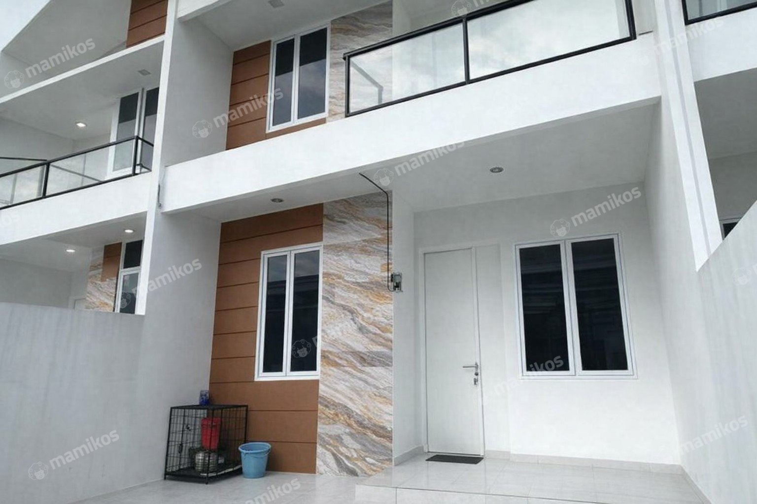 Rumah Sertifikat SHM 3 Kamar Tidur 3 Kamar Mandi Puri Indah Jakarta Barat