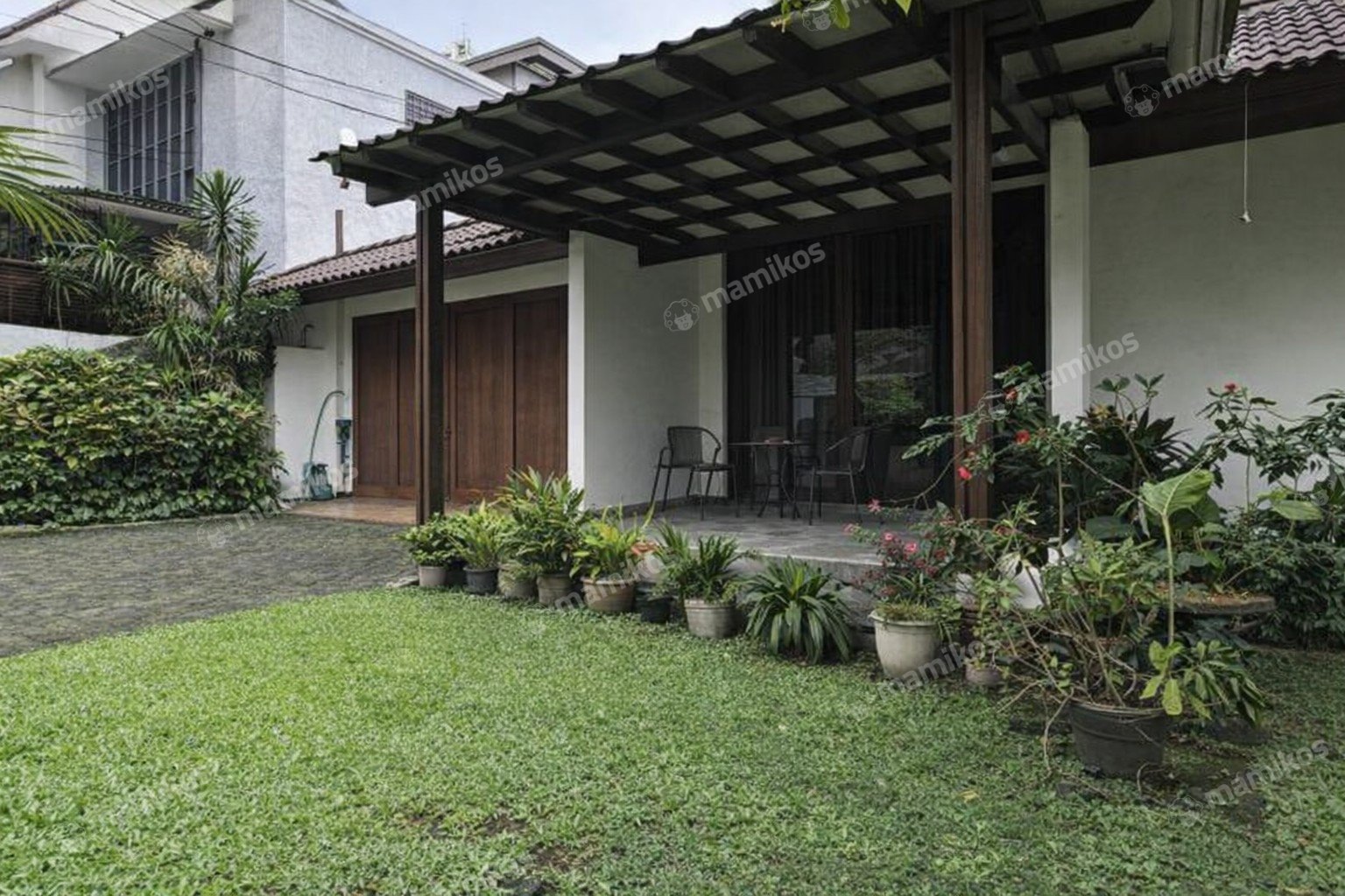 Rumah Sertifikat SHM 6 Kamar Tidur 3 Kamar Mandi Senopati Jakarta Selatan