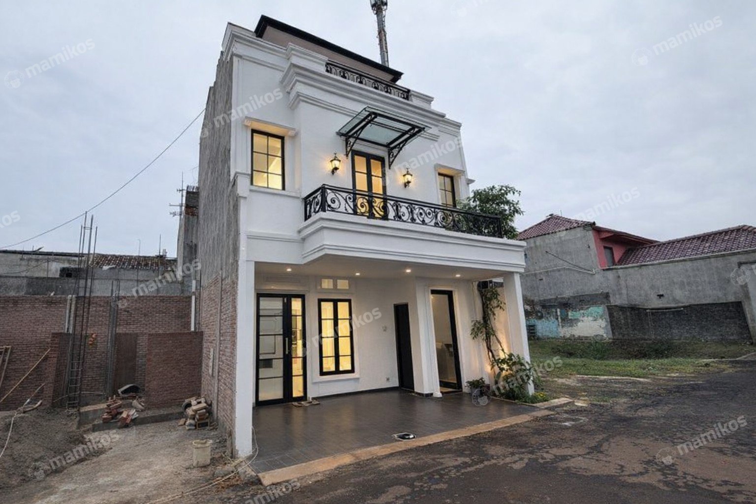 Rumah Sertifikat SHM 5 Kamar Tidur 3 Kamar Mandi Ciracas Jakarta Timur
