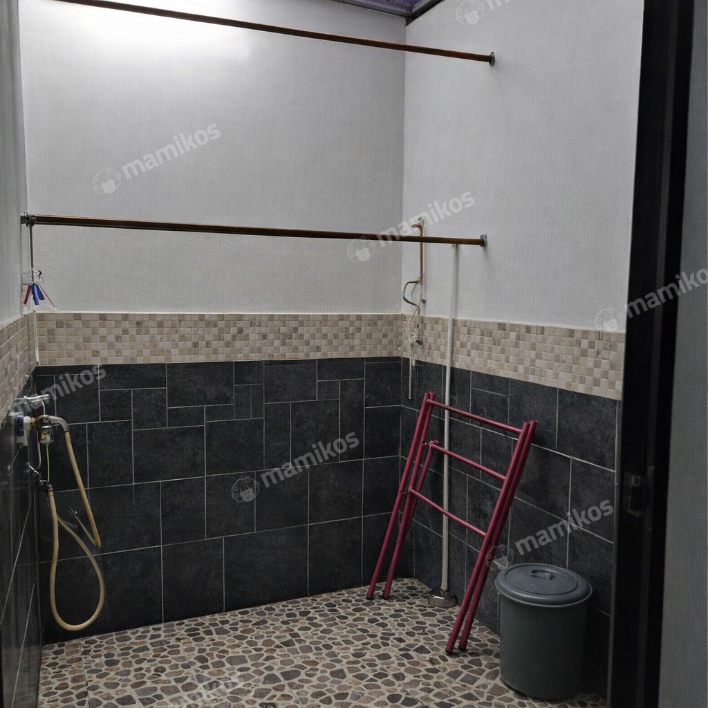 Rumah Sertifikat HGB 3 Kamar Tidur 3 Kamar Mandi Kota Wisata Jakarta Timur - Photo 2
