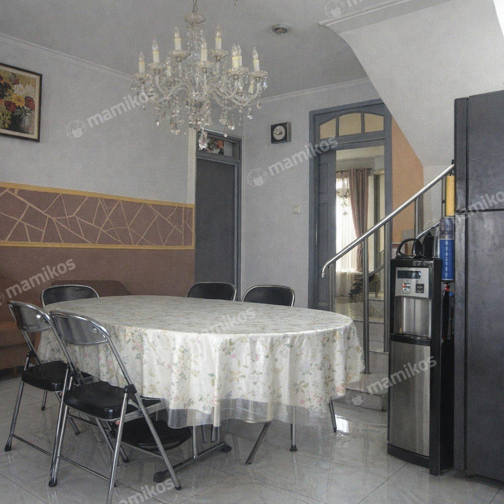 Rumah Sertifikat SHM 5 Kamar Tidur 4 Kamar Mandi Kebon Jeruk Jakarta Barat - Photo 2