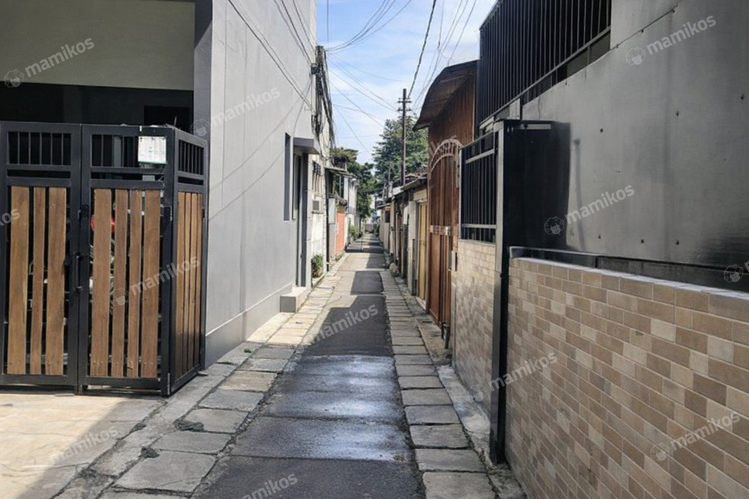 Rumah Sertifikat SHM 11 Kamar Tidur 4 Kamar Mandi Tanjung Duren Jakarta Barat