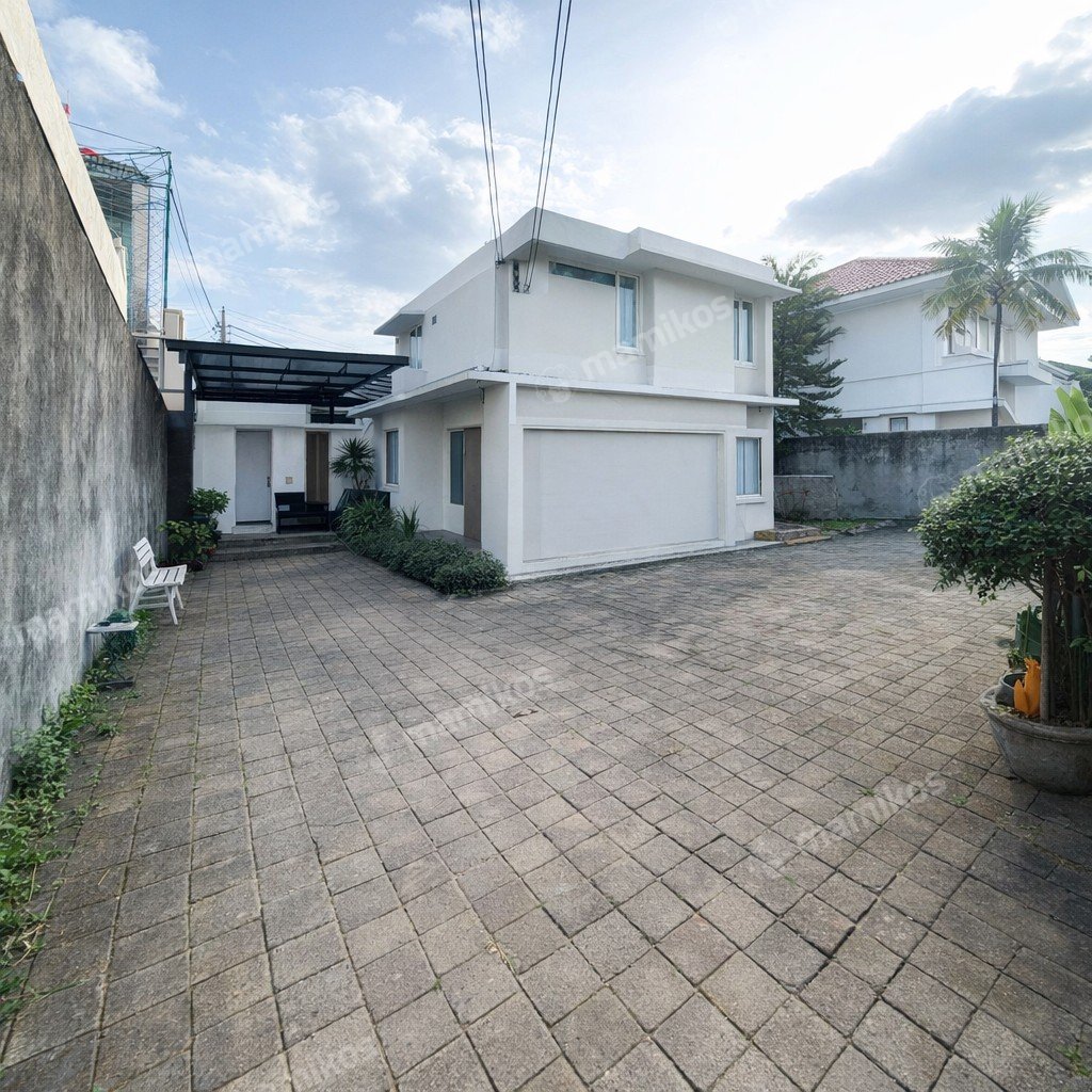 Rumah Sertifikat SHM 6 Kamar Tidur 6 Kamar Mandi Kemang Jakarta Selatan - Photo 2