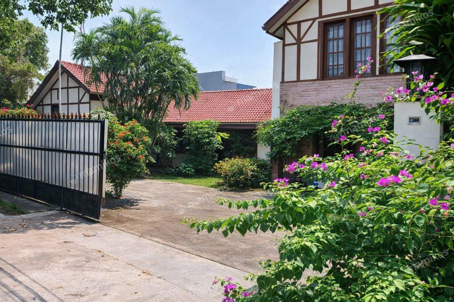 Rumah Sertifikat SHM 6 Kamar Tidur 4 Kamar Mandi Kuningan Jakarta Selatan