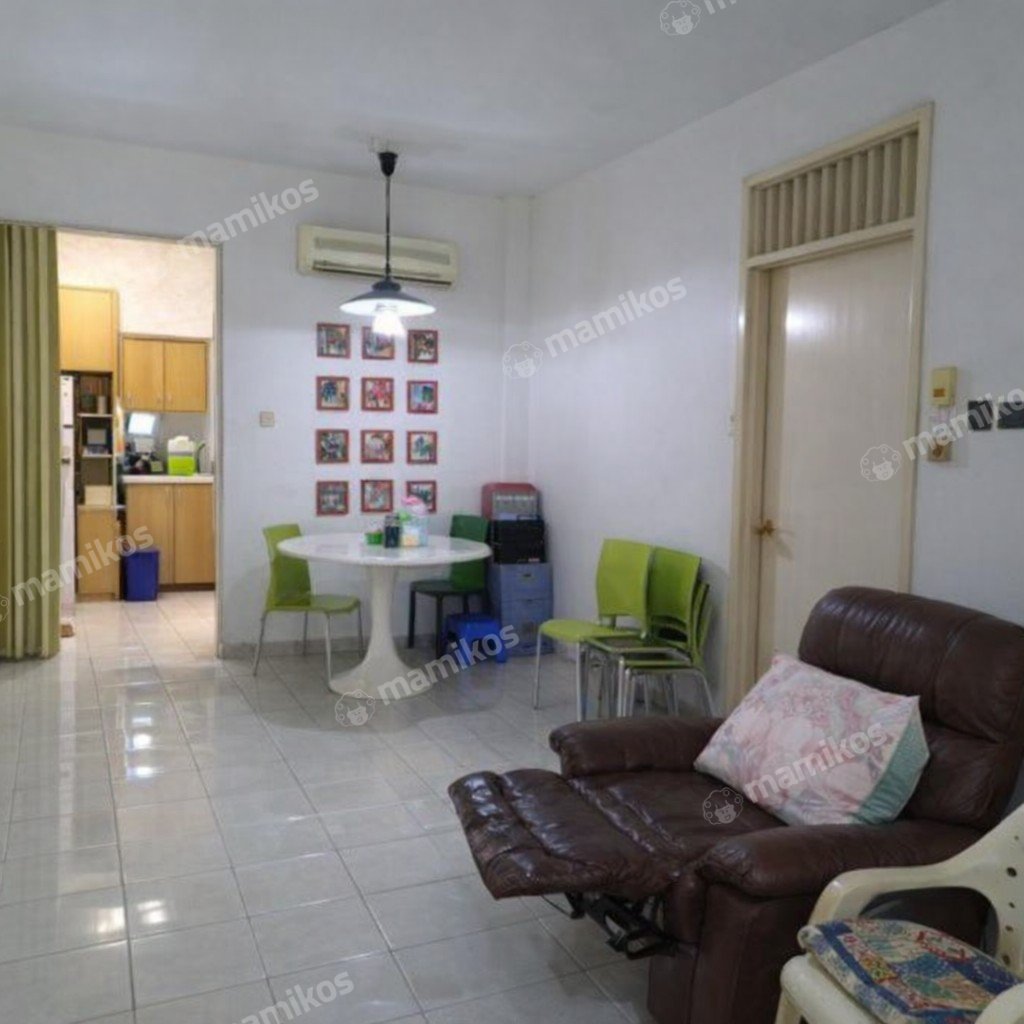 Rumah Sertifikat SHM 3 Kamar Tidur 2 Kamar Mandi Permata Buana Jakarta Barat - Photo 2
