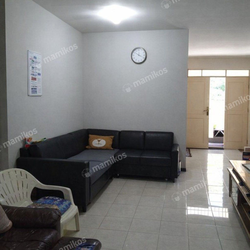 Rumah Sertifikat SHM 3 Kamar Tidur 2 Kamar Mandi Permata Buana Jakarta Barat - Photo 4