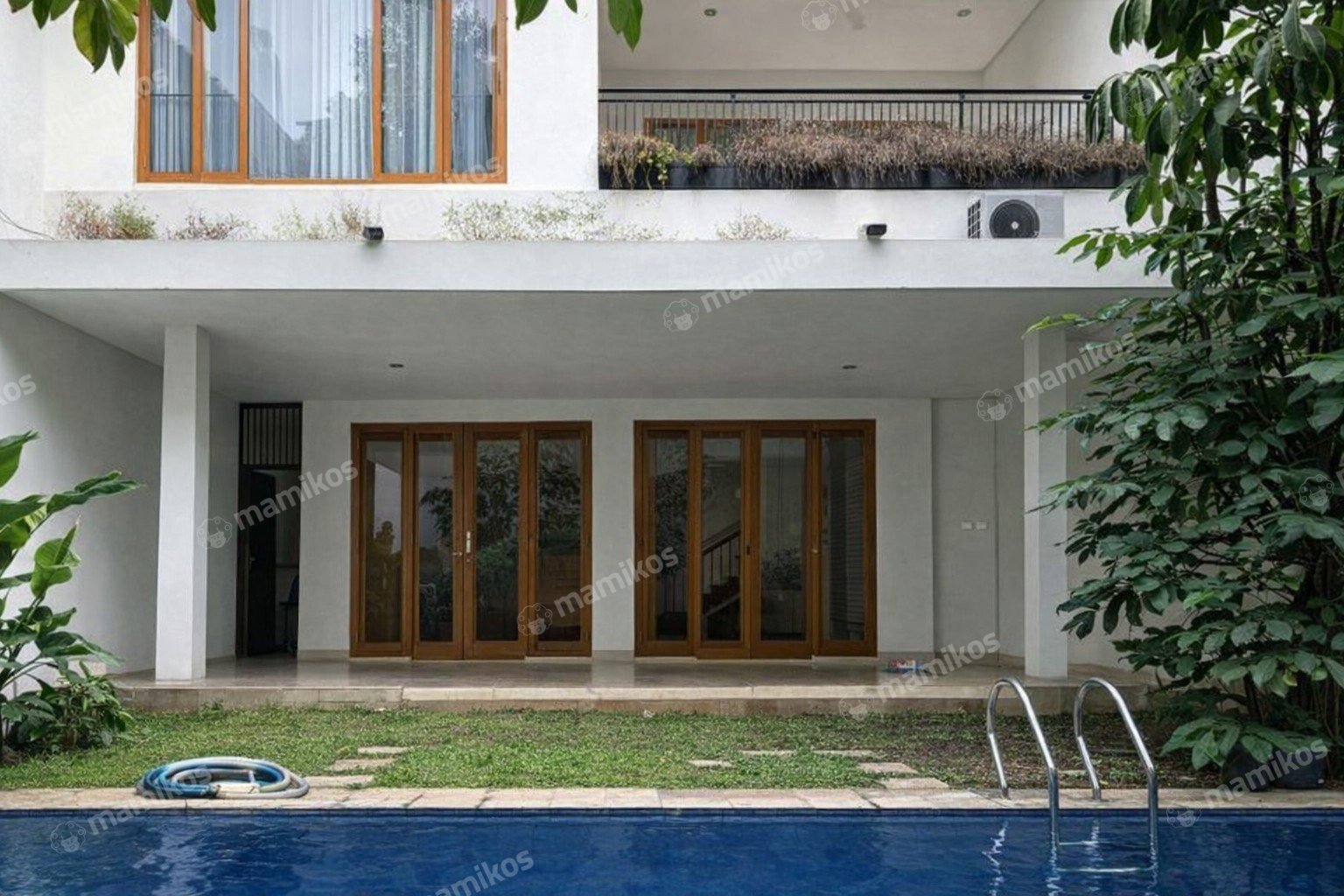 Rumah Sertifikat SHM 5 Kamar Tidur 5 Kamar Mandi Kemang Jakarta Selatan
