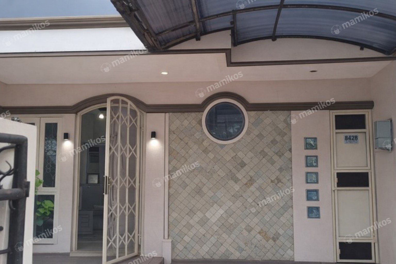 Rumah Sertifikat SHM 4 Kamar Tidur 2 Kamar Mandi Permata Buana Jakarta Barat