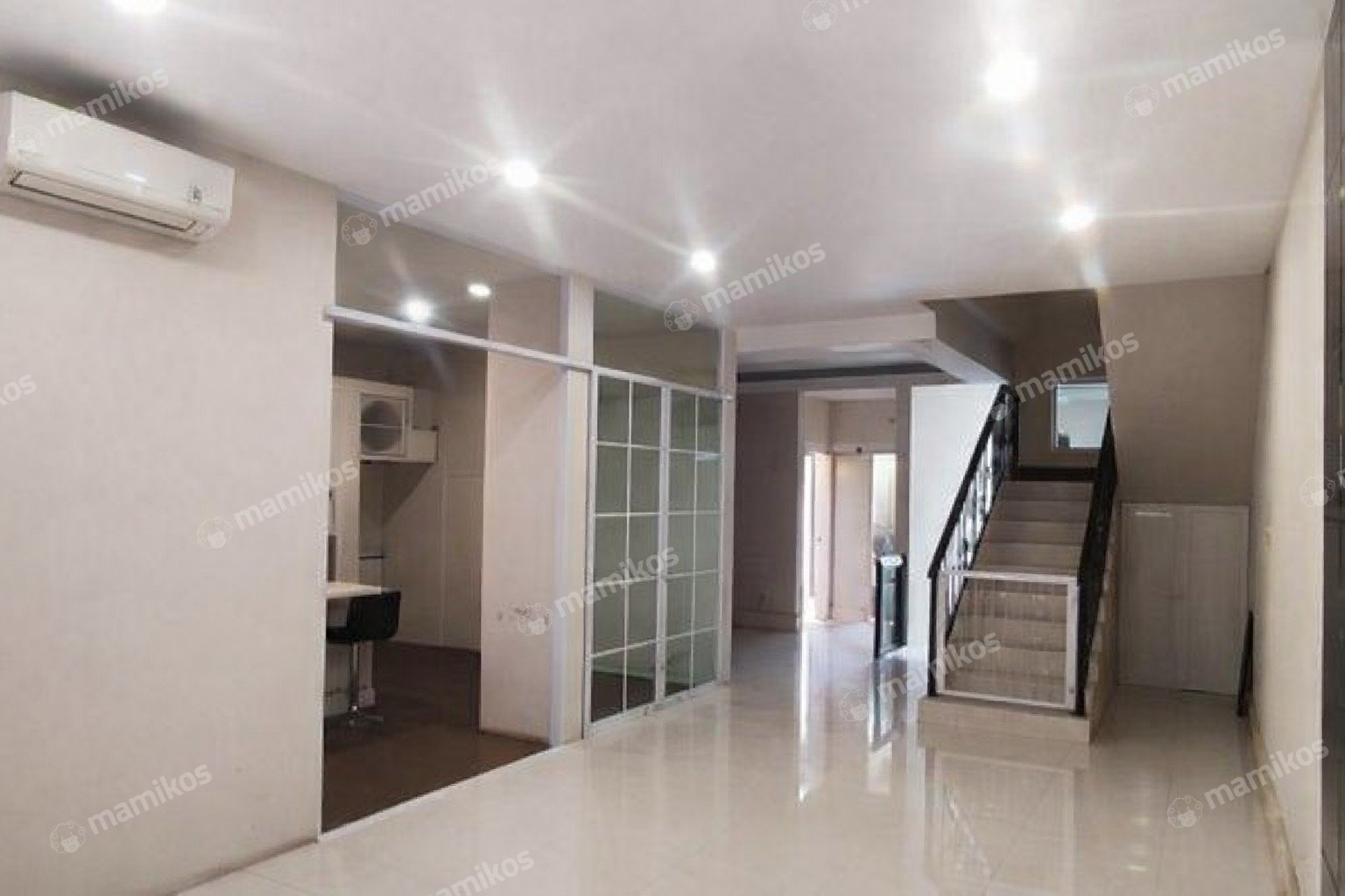 Rumah Sertifikat SHM 4 Kamar Tidur 4 Kamar Mandi Pantai Indah Kapuk Jakarta Utara