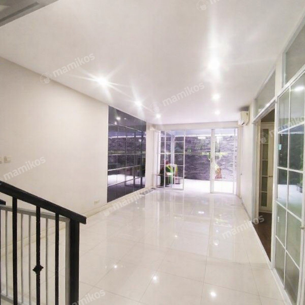 Rumah Sertifikat SHM 4 Kamar Tidur 4 Kamar Mandi Pantai Indah Kapuk Jakarta Utara - Photo 4