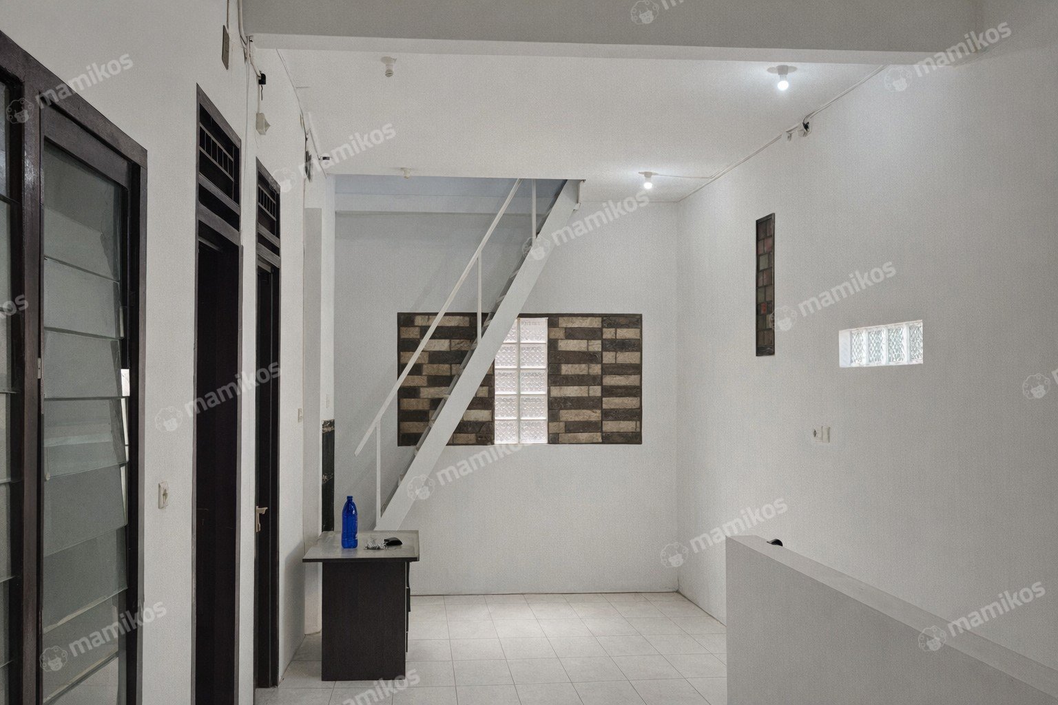 Rumah 4 Kamar Tidur 2 Kamar Mandi 2 Lantai Bojong Indah Jakarta Barat