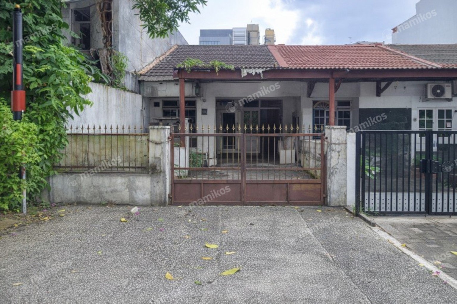 Rumah Sertifikat SHM 2 Kamar Tidur 2 Kamar Mandi Lebak Bulus Jakarta Selatan