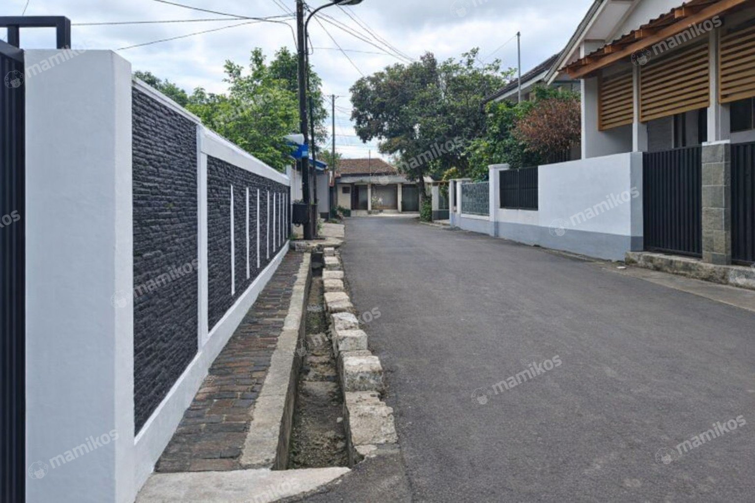 Rumah Sertifikat SHM 4 Kamar Tidur 3 Kamar Mandi Pondok Kelapa Jakarta Timur - Photo 3