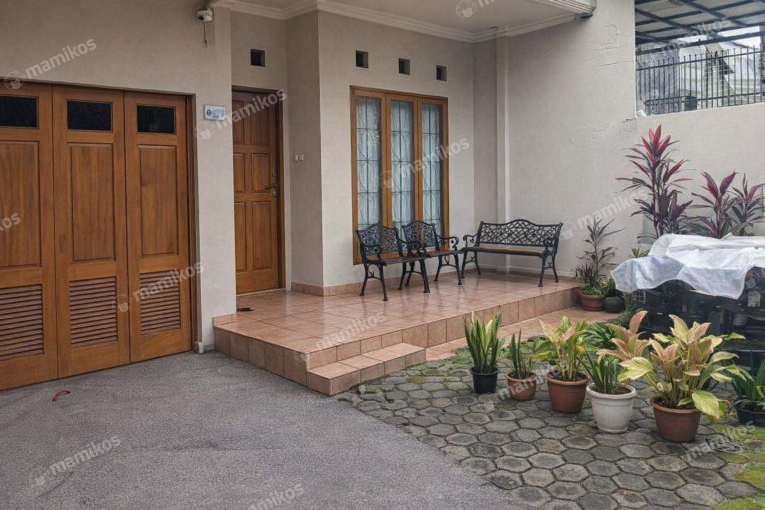 Rumah 4KT 4KM Kebon Jeruk Jakarta Barat