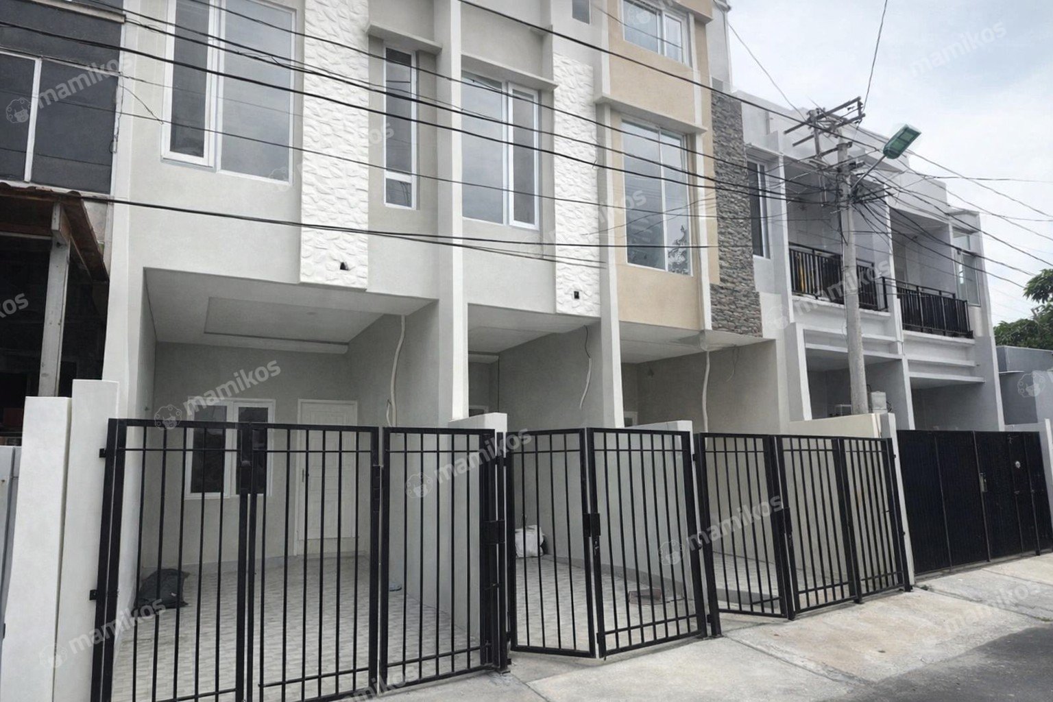 Rumah 4KT 3KM Tomang Jakarta Barat