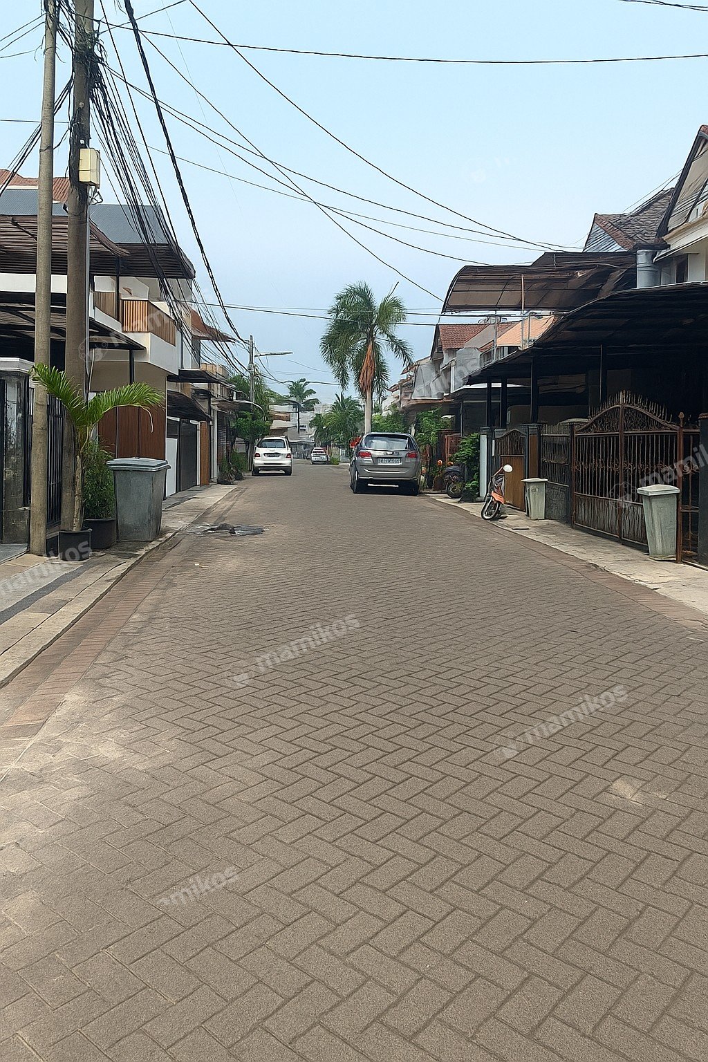 Rumah Sertifikat SHM 2 Kamar Tidur 2 Kamar Mandi Kebon Jeruk Jakarta Barat - Photo 2