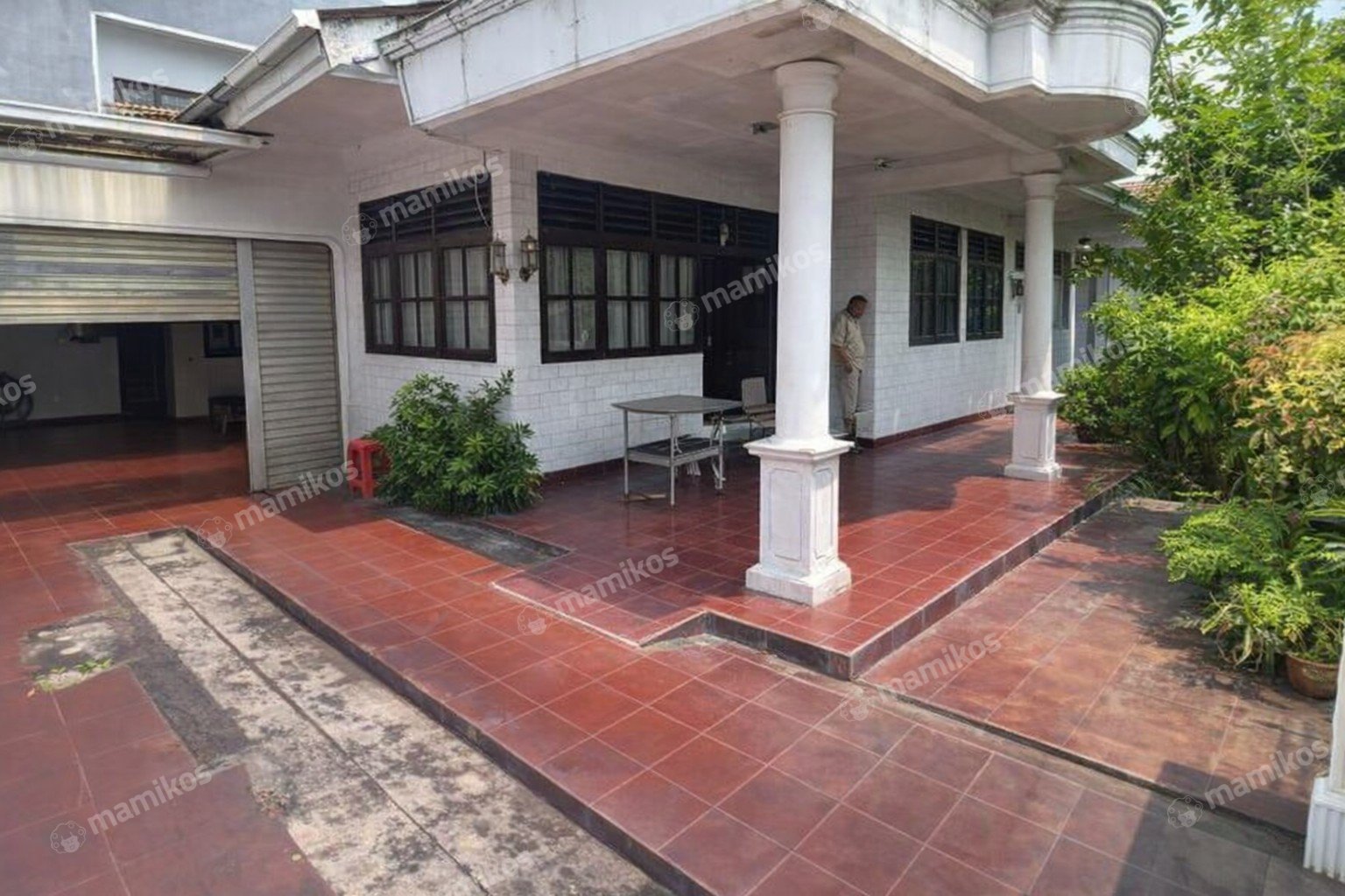 Rumah 6 Kamar Tidur 3 Kamar Mandi 1 Lantai Meruya Jakarta Barat