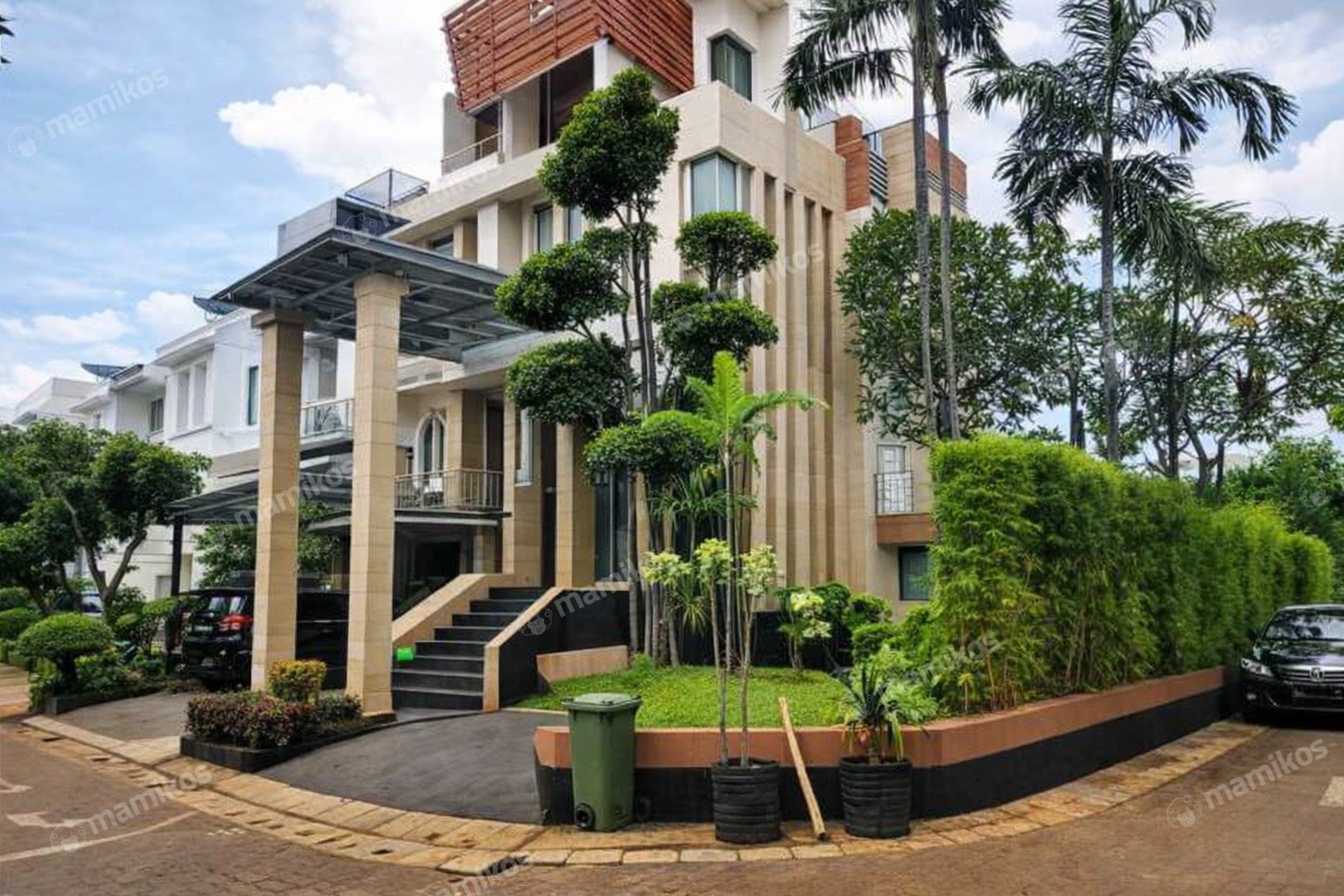 Rumah Sertifikat SHM 7 Kamar Tidur 6 Kamar Mandi Pantai Indah Kapuk Jakarta Utara