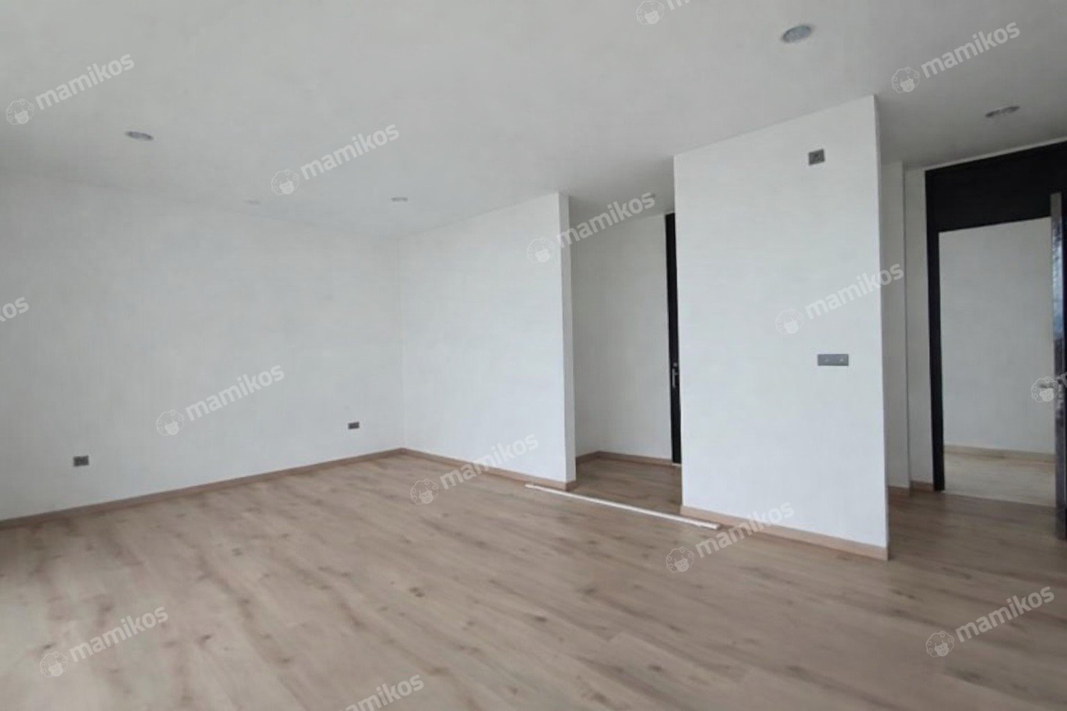Rumah 4 Kamar Tidur 4 Kamar Mandi 3 Lantai Pantai Indah Kapuk Jakarta Utara - Photo 2