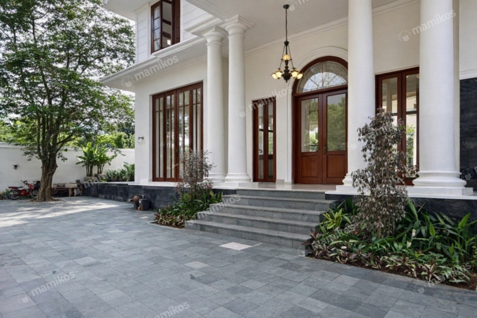 Rumah Sertifikat SHM 6 Kamar Tidur 8 Kamar Mandi Kemang Jakarta Selatan