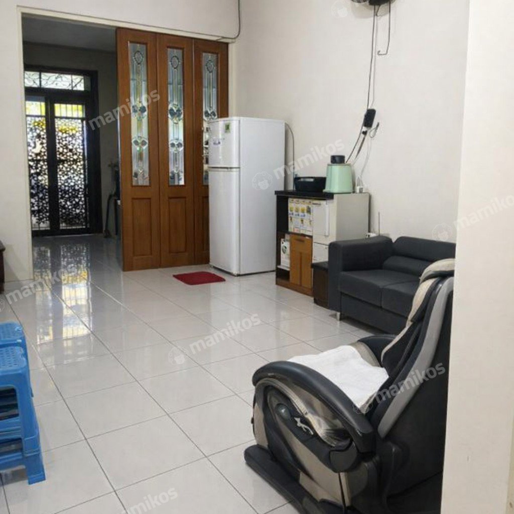 Rumah Sertifikat SHM 4 Kamar Tidur 2 Kamar Mandi Taman Ratu Jakarta Barat - Photo 5