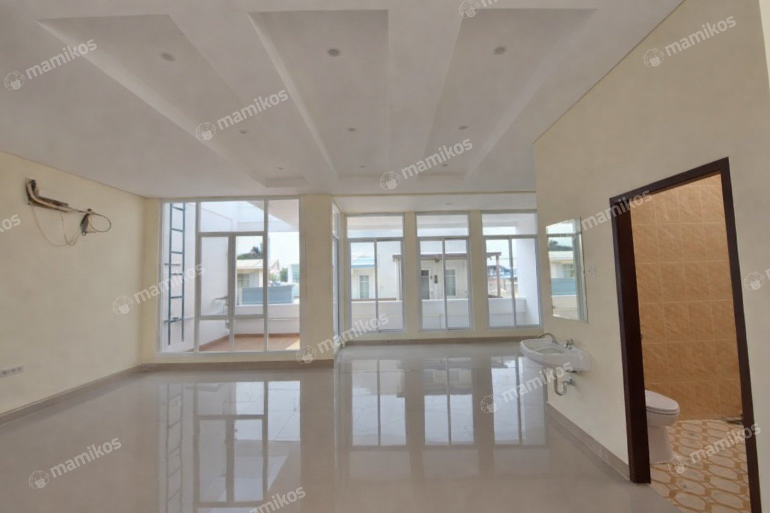 Rumah Sertifikat SHM 4 Kamar Tidur 4 Kamar Mandi Pantai Indah Kapuk Jakarta Utara - Photo 2