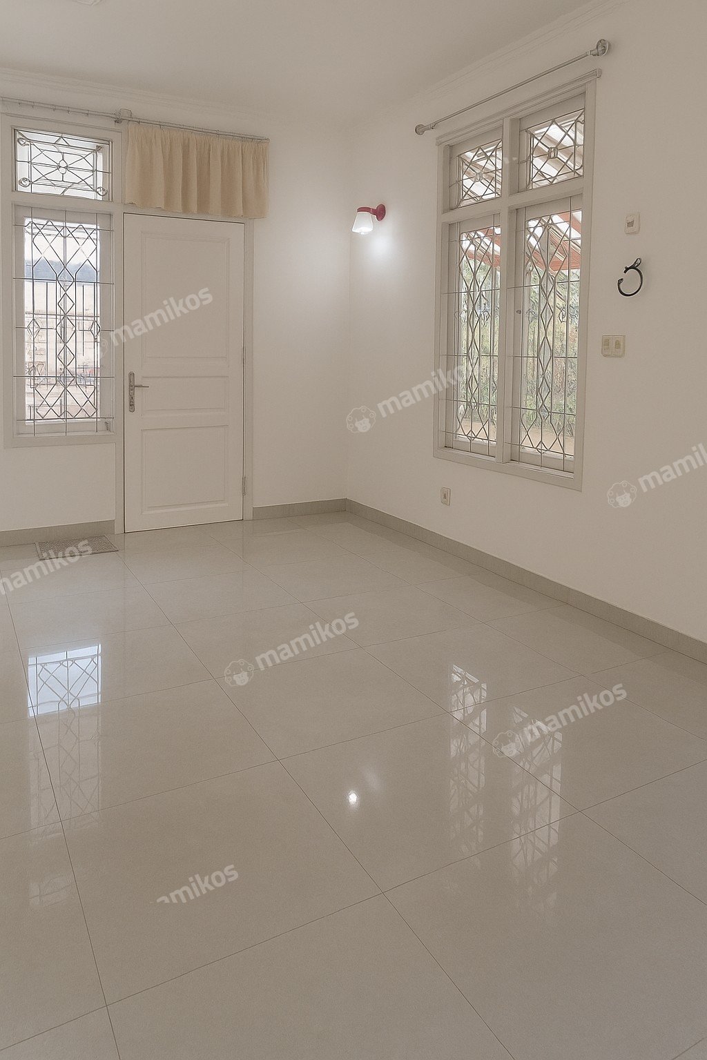 Rumah Sertifikat SHM 4 Kamar Tidur 2 Kamar Mandi Tanjung Duren Jakarta Barat - Photo 5