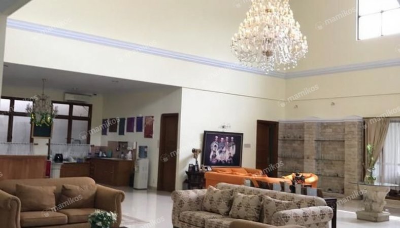 Rumah 5KT 4KM Menteng Jakarta Pusat