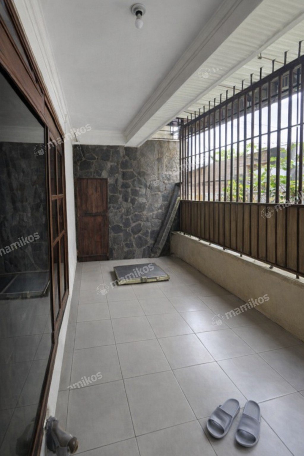 Rumah Sertifikat SHM 5 Kamar Tidur 2 Kamar Mandi Tambora Jakarta Barat - Photo 2