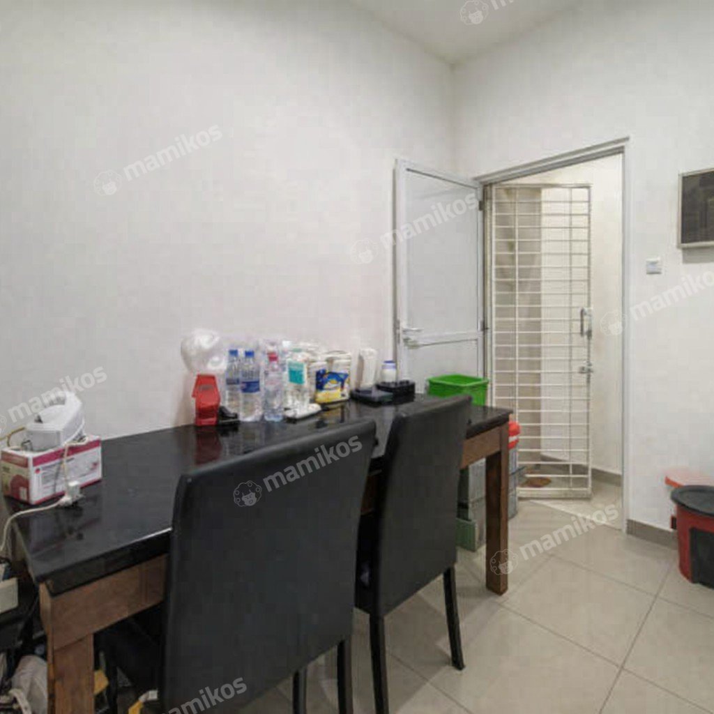Rumah Sertifikat SHM 4 Kamar Tidur 3 Kamar Mandi Taman Ratu Jakarta Barat - Photo 4