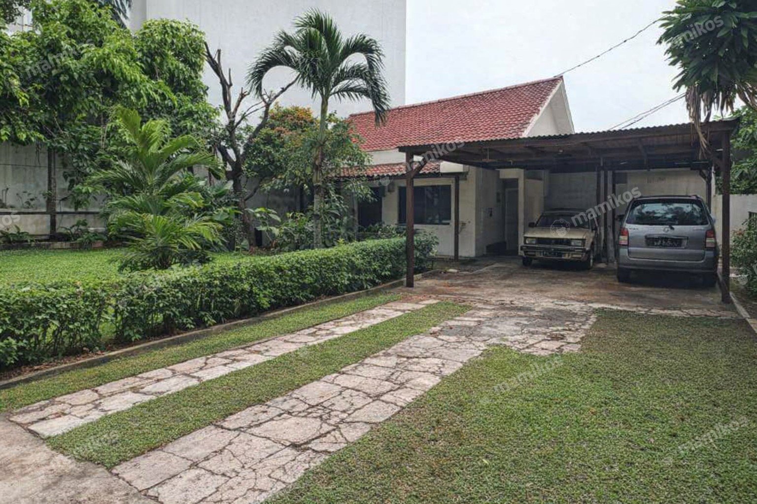 Rumah Sertifikat SHM 4 Kamar Tidur 2 Kamar Mandi Supomo Jakarta Selatan - Photo 2