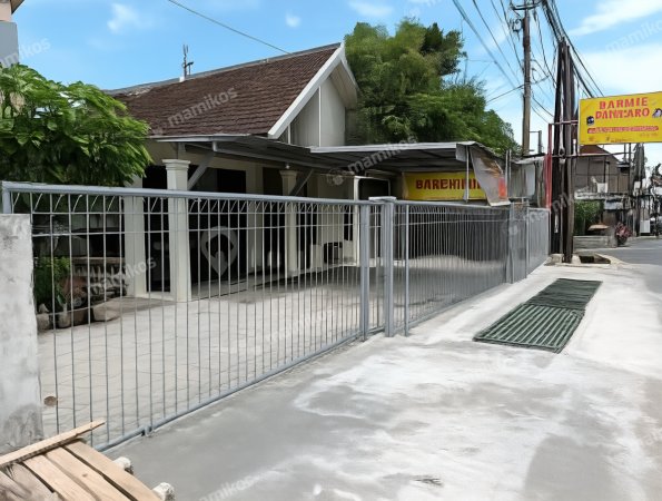 Rumah Sertifikat SHM 4 Kamar Tidur 4 Kamar Mandi Semarang Selatan Semarang - Photo 2