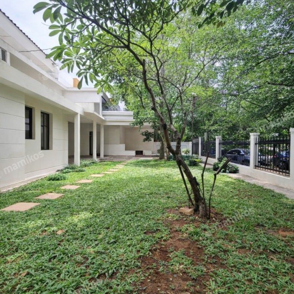 Rumah Sertifikat SHM 9 Kamar Tidur 4 Kamar Mandi Pakubuwono Jakarta Selatan - Photo 5