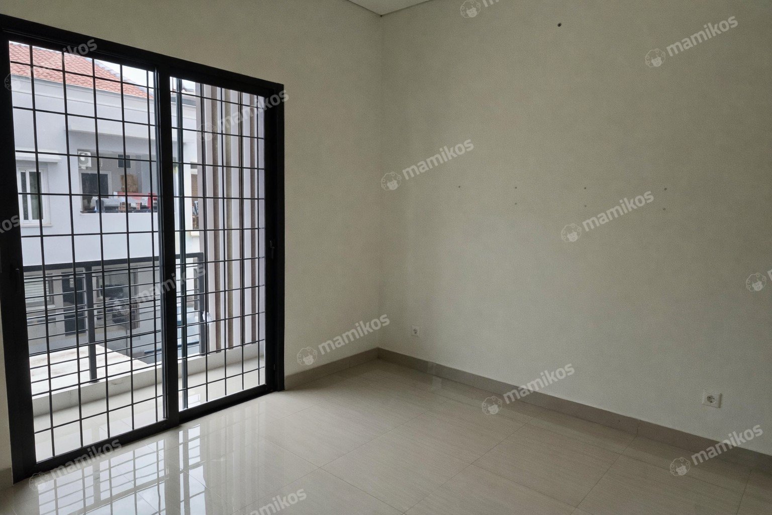Rumah Sertifikat SHM 4 Kamar Tidur 4 Kamar Mandi Kelapa Gading Jakarta Utara - Photo 4