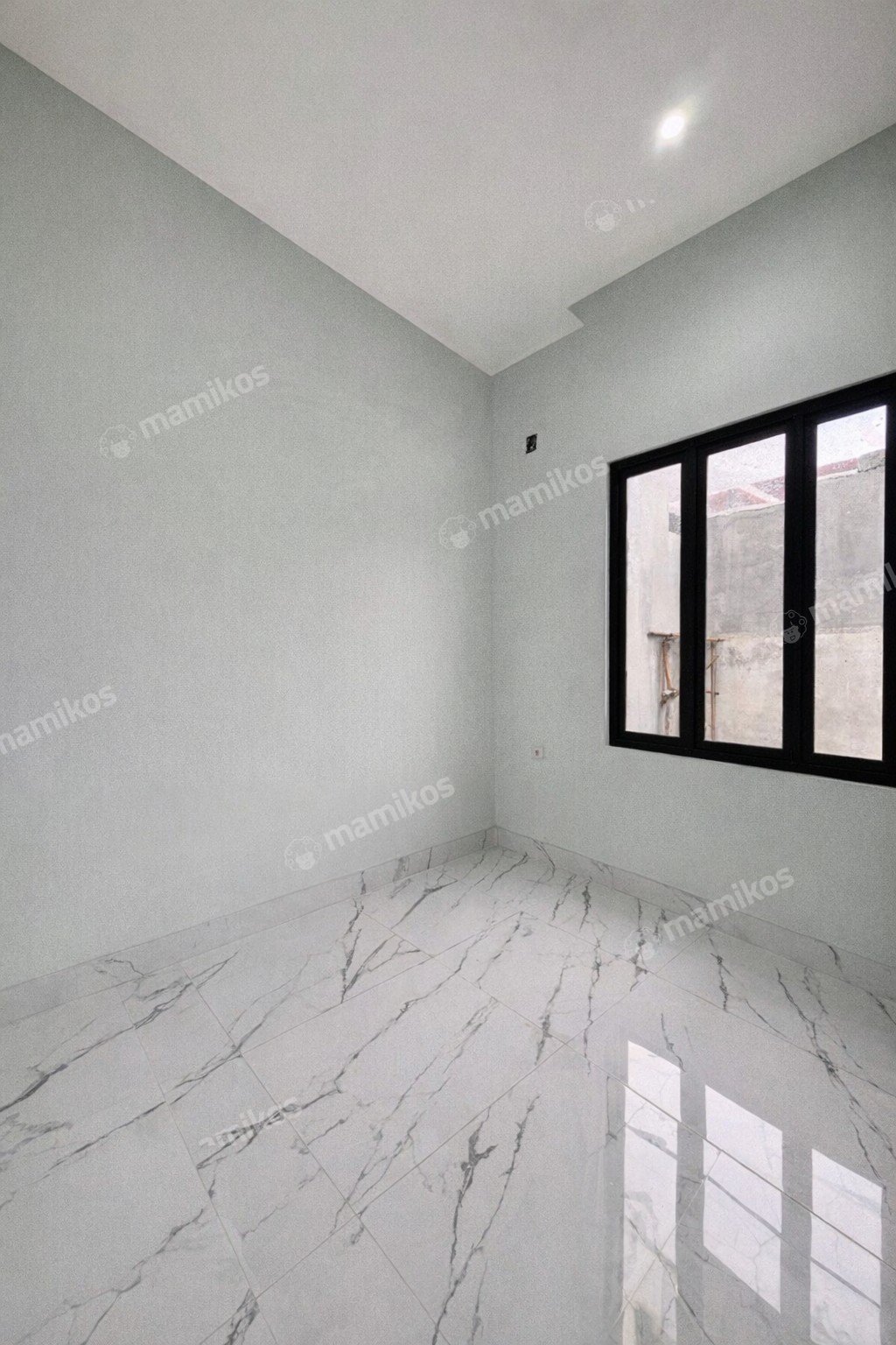 Rumah Sertifikat SHM 3 Kamar Tidur 3 Kamar Mandi Kebayoran Baru Jakarta Selatan - Photo 2