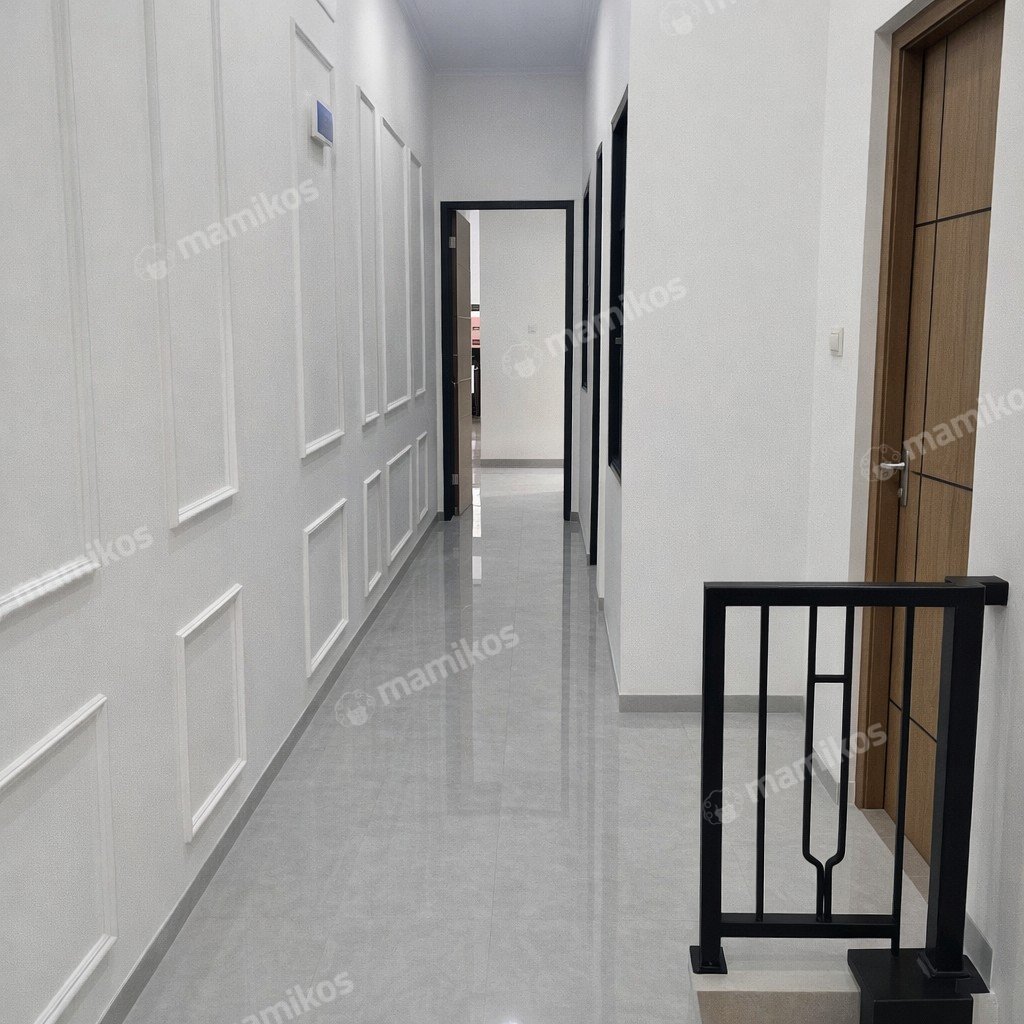 Rumah Sertifikat SHM 5 Kamar Tidur 4 Kamar Mandi Tanjung Duren Jakarta Barat - Photo 5