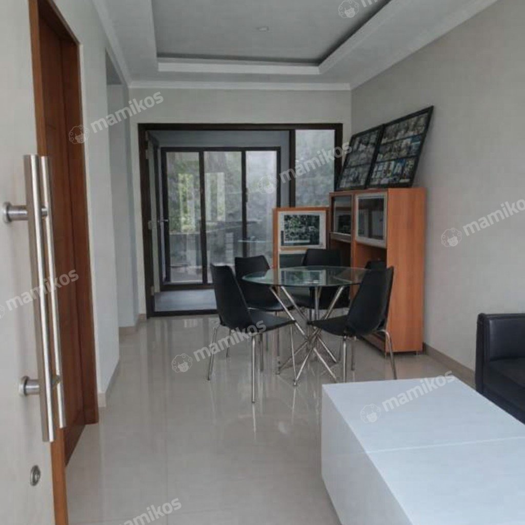 Rumah Sertifikat SHM 3 Kamar Tidur 2 Kamar Mandi Cilandak Jakarta Selatan - Photo 2