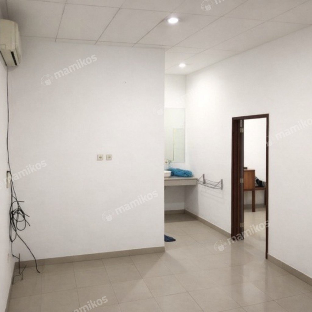 Rumah Sertifikat SHM 3 Kamar Tidur 2 Kamar Mandi Kembangan Jakarta Barat - Photo 2