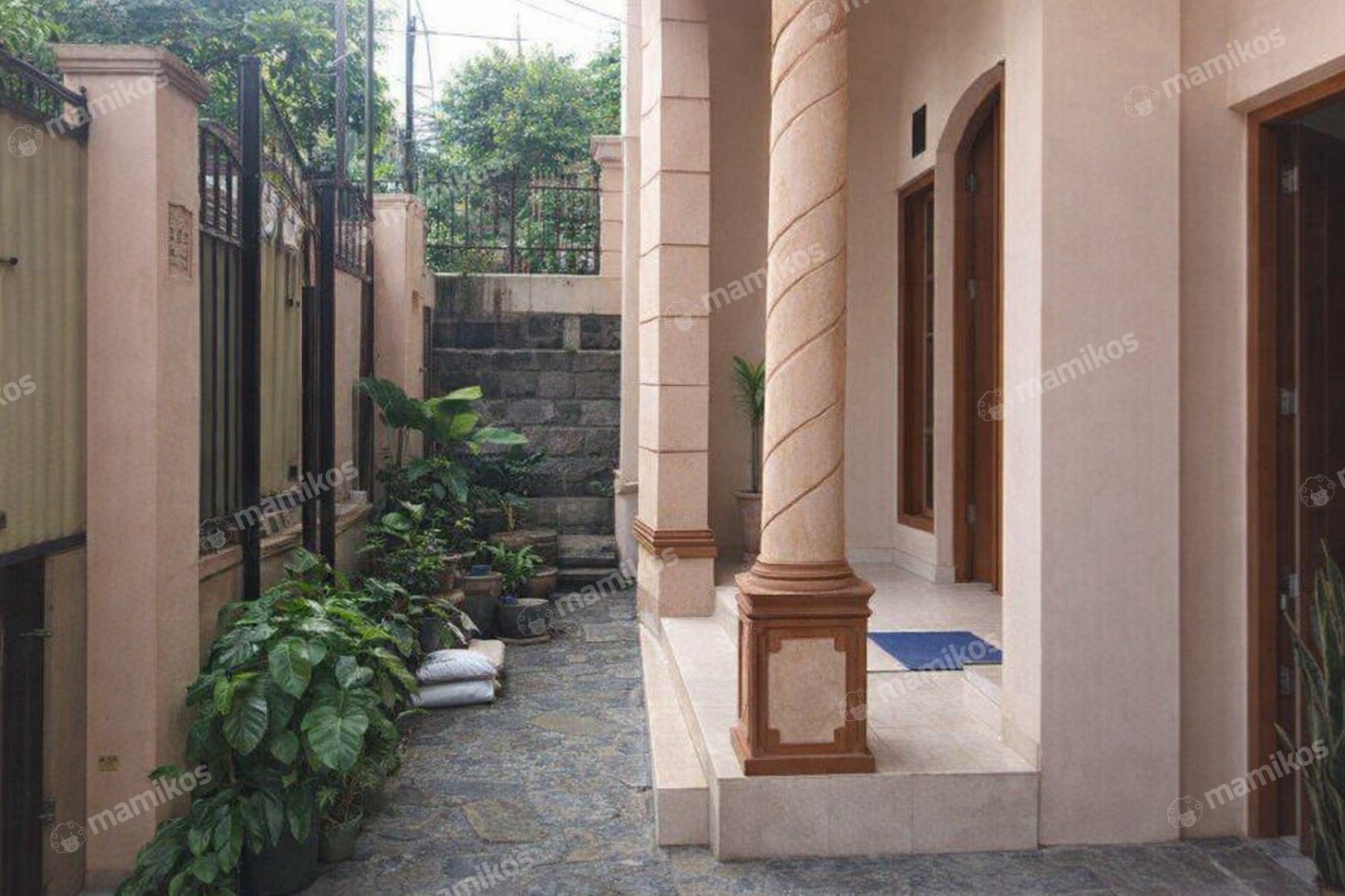 Rumah Sertifikat SHM 6 Kamar Tidur 4 Kamar Mandi Makasar Jakarta Timur - Photo 3