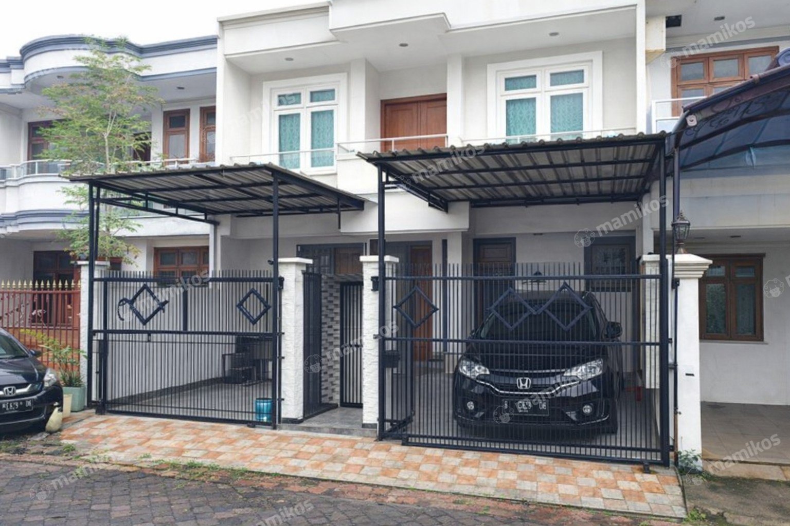 Rumah Sertifikat SHM 4 Kamar Tidur 3 Kamar Mandi Daan Mogot Jakarta Barat